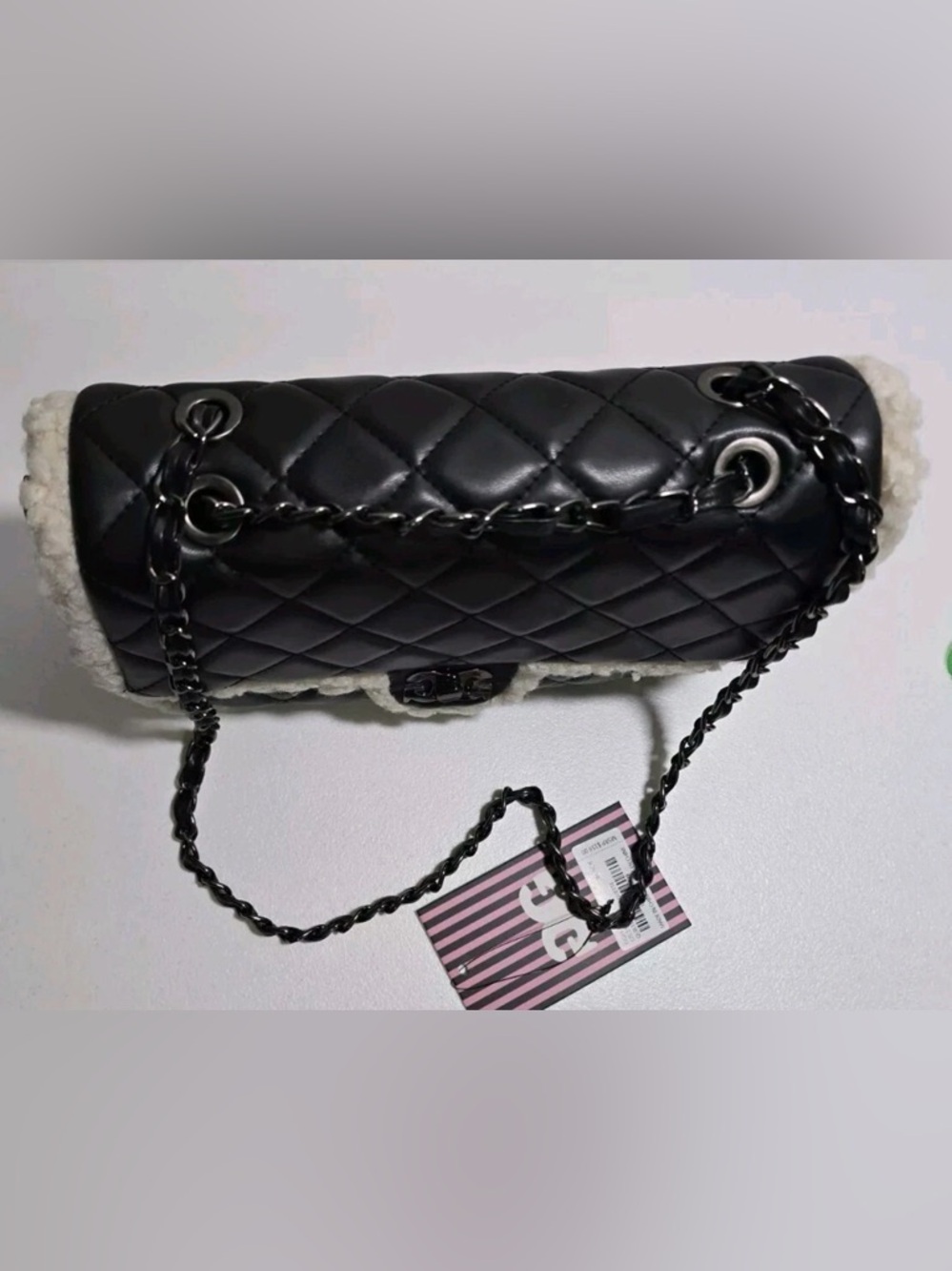 Gilda Paris Black Quilted Shoulder Bag with White Shearling Trim and Chain Strap - Picture 9 of 16